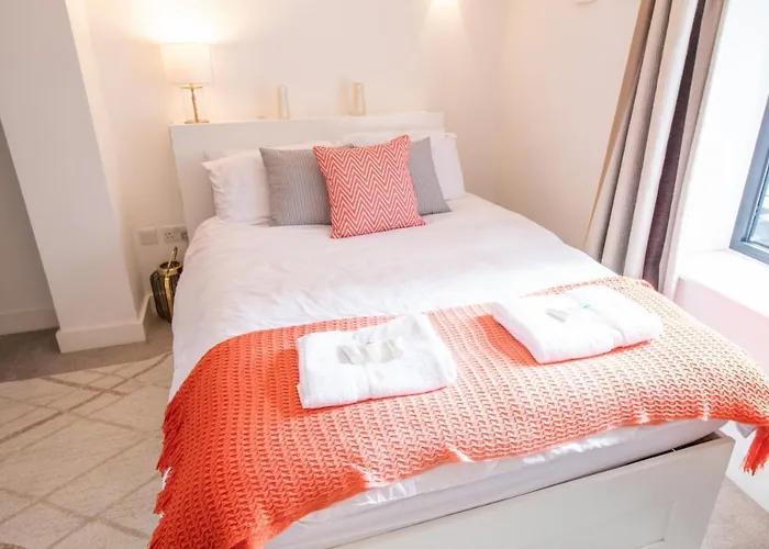 The New52 Oxford By 360Stays - Bespoke 2 Bed Luxury Apartment In The Heart Of Oxford City Centre With Parking